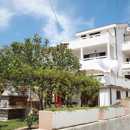 Apartments Goga Башка Екстер'єр фото