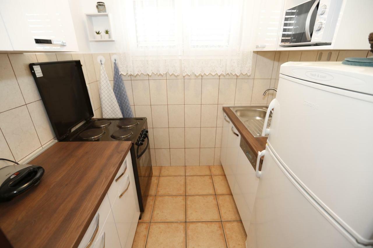 Apartments Goga Башка Екстер'єр фото