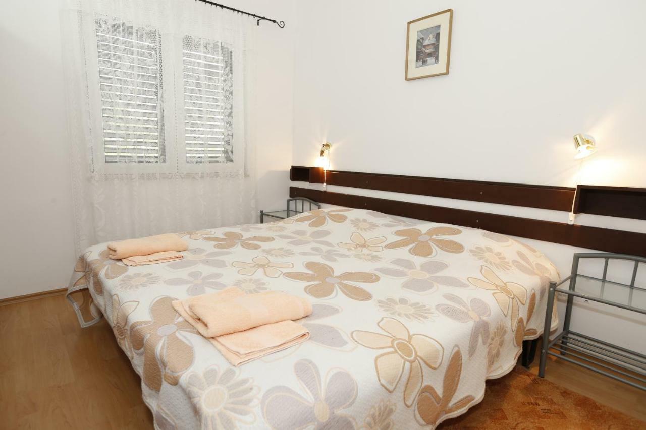 Apartments Goga Башка Екстер'єр фото