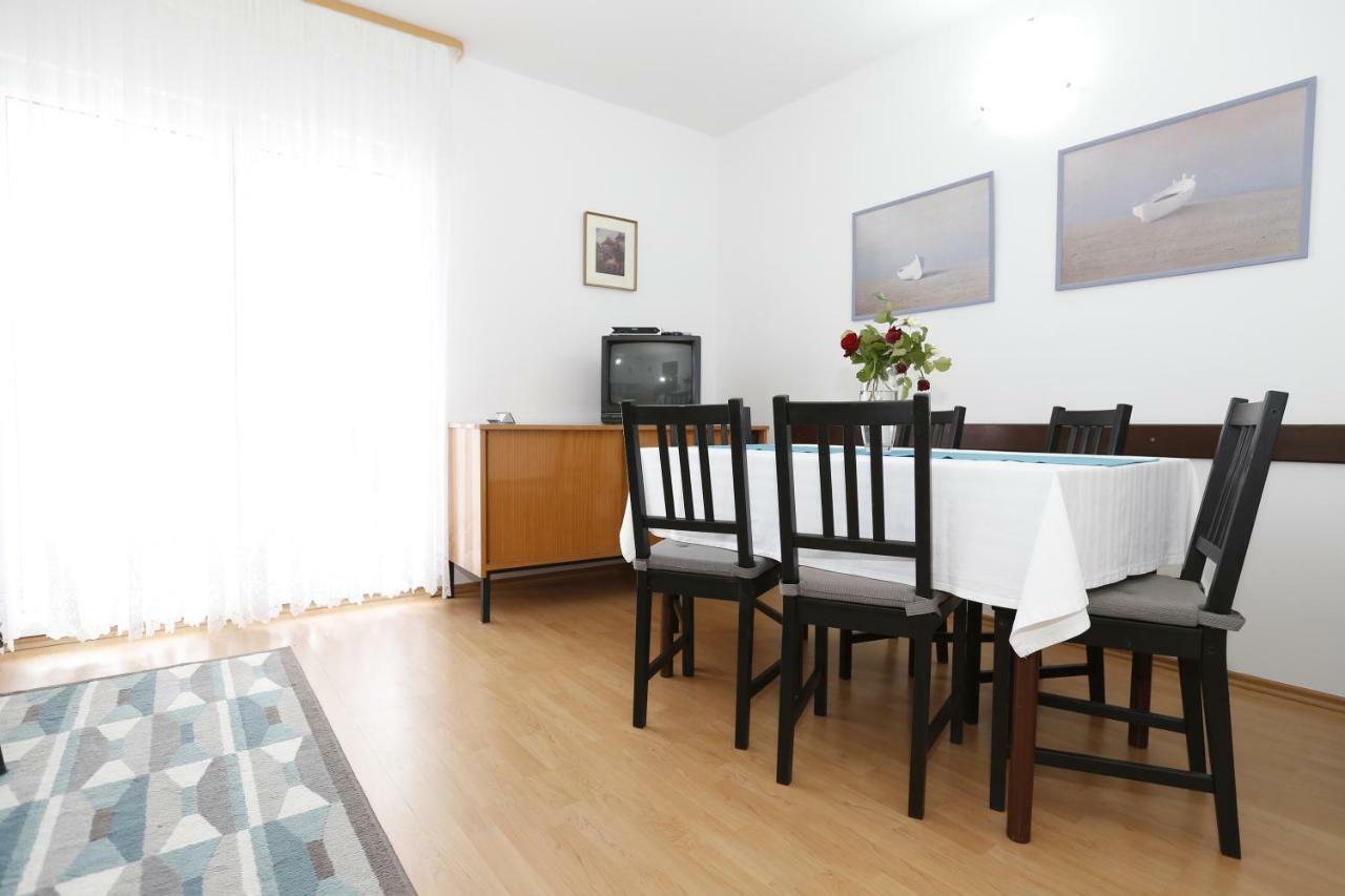 Apartments Goga Башка Екстер'єр фото